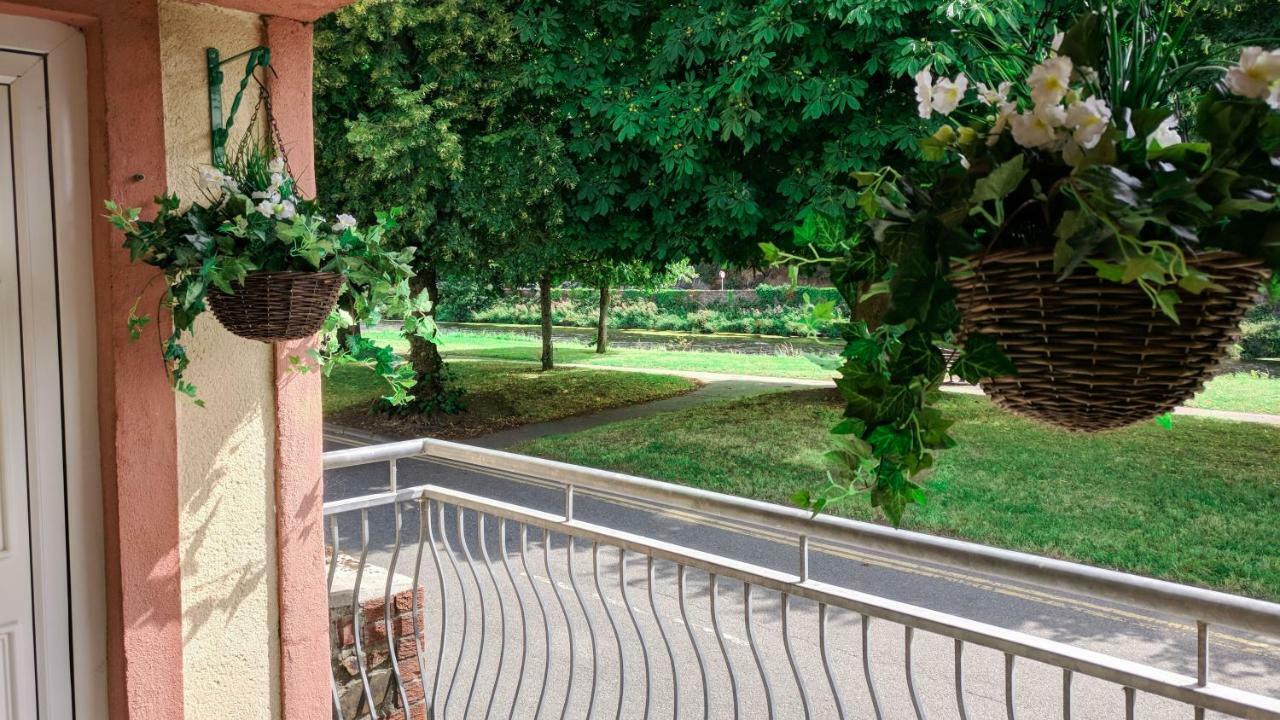 Riverview Luxury Short Stay Apartment Enniscorthy Esterno foto